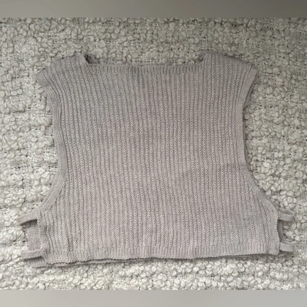 Cream Cropped Sweater Vest - Picture 11 of 13